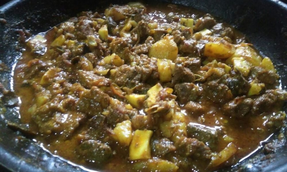 ഉരുളക്കിഴങ്ങ് ചേര്‍ത്ത  ബീഫ് കറി  ഉണ്ടാക്കാം