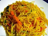വെജിറ്റബിള്‍ ന്യൂഡില്‍സ് ഉണ്ടാക്കാം