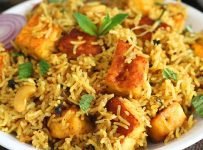 പനീര്‍ ബിരിയാണി ഉണ്ടാക്കുന്നത് എങ്ങിനെയാണെന്ന് നോക്കാം