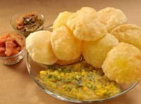 പൂരി മസാല ഉണ്ടാക്കുന്നത് എങ്ങിനെയാണെന്ന് നോക്കാം
