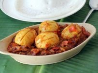 എഗ്ഗ് റോസ്റ്റ് ഉണ്ടാക്കുന്നത് എങ്ങിനെയാണെന്ന് നോക്കാം