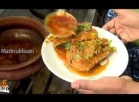 സ്പെഷ്യല് തലക്കറി വെക്കുന്നത് കാണാം.