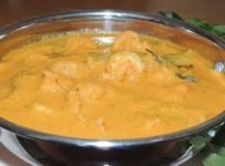 തേങ്ങ അരച്ച് കൊഞ്ച് കറി വെക്കുന്നത് എങ്ങനെയെന്നു നോക്കാം.