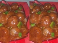 തേങ്ങാ വറുത്തരച്ച നാടന് പാവക്ക കുറുമ ഉണ്ടാകാം