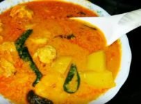 വറുത്തരച്ച ചെമ്മീൻ കറി തയ്യാറാക്കാം