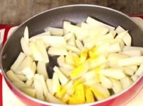 ഫ്രഞ്ച് ഫ്രൈസ് എളുപ്പത്തിൽ വീട്ടിൽ ഉണ്ടാക്കാം