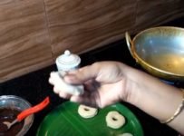ഡോനട്ട് വളരെ ഈസിയായി വീട്ടില് ഉണ്ടാക്കാം