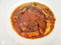 മത്തി നാടൻ രീതിയിൽ മുളകിട്ടു വറ്റിച്ചത്