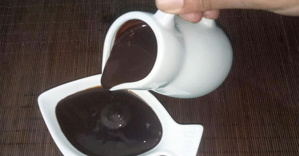 chocolate sauce