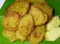 രുചികരമായ പൈനാപ്പിള് പൊരി കഴിച്ചു നോക്കിയിട്ടുണ്ടോ?