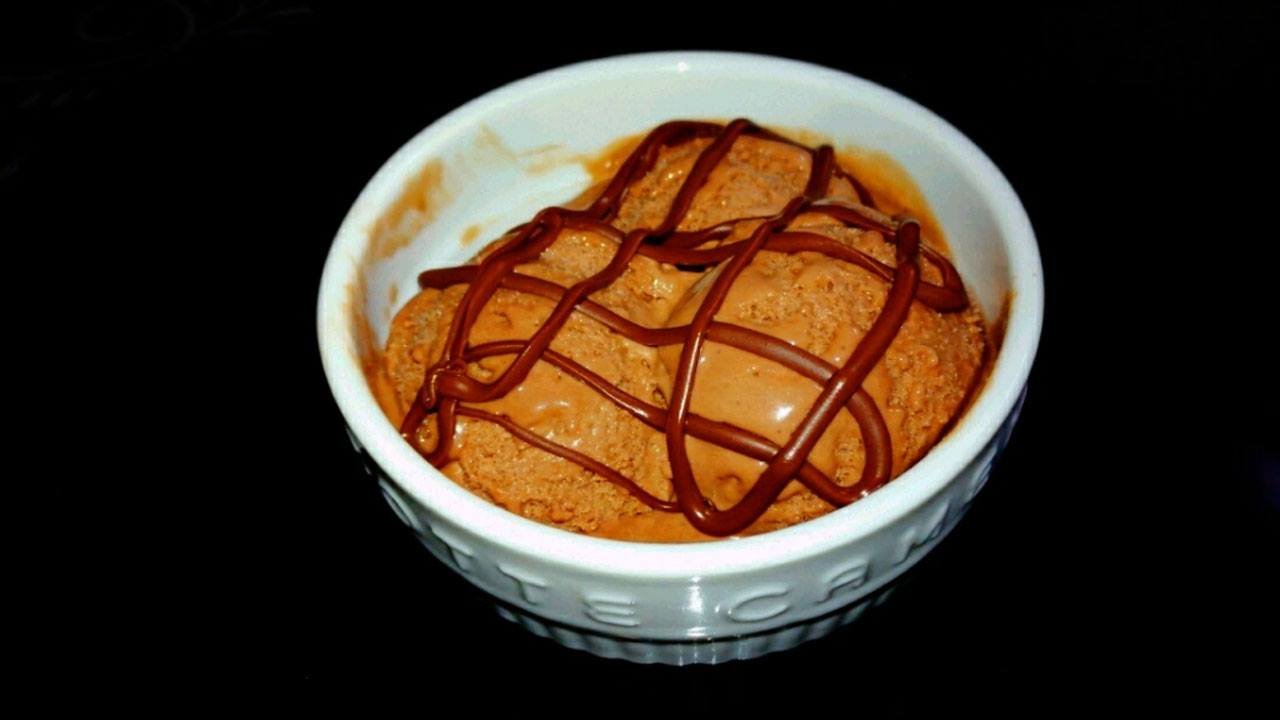 Nutella കൊണ്ട് ബേക്കറിയിൽ കിട്ടുന്ന രുചിയിൽ എങ്ങനെ ചോക്ലേറ്റ് ice cream ഉണ്ടാക്കാം.