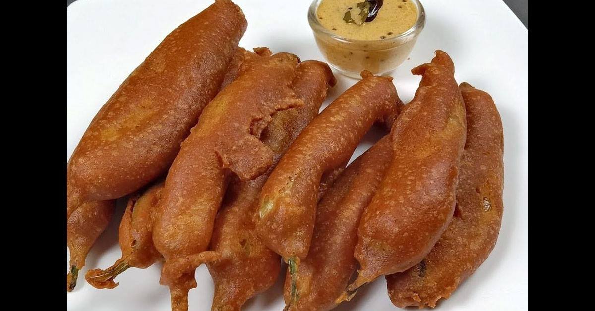 മുളക് ബജ്ജിയും.. കൂടെ ചമ്മന്തിയും