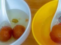 ബ്രഡ് കൊണ്ട് ഗുലാബ് ജാമുൻ ഉണ്ടാക്കി നോക്കൂ.