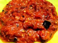 ചോറിനൊപ്പം കഴിക്കാൻ ഇടിച്ചെടുത്ത തക്കാളി ചട്ണി തയ്യാറാക്കാം