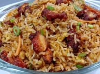 സോസുകൾ ഇല്ലാതെ സ്ട്രീറ്റ് സ്റ്റൈലിൽ ഒരു ‘ചിക്കൻ ഫ്രൈഡ്റൈസ് ‘