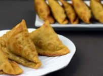 ഗോതമ്പ് സമോസ കഴിച്ചിട്ടുണ്ടോ ?ഇല്ലെങ്കിൽ എങ്ങനെ ഒരു ഗോതമ്പ് സമോസ വീട്ടിൽ സിംപിൾ ആയിട്ട് ഉണ്ടാക്കാം എന്ന് നോക്കാം