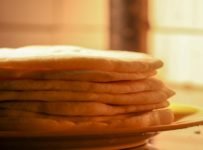 നല്ല സോഫ്റ്റ് ആയി കുബ്ബൂസ് വീട്ടിൽ ഉണ്ടാക്കാം.