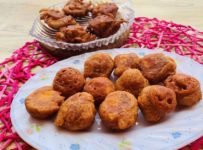 ഒരു കൂട്ട് വച്ചു രണ്ട് പലഹാരങ്ങൾ ഉണ്ടാക്കിയാലോ