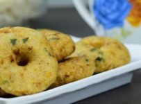 വെറും 5 മിനിറ്റിൽ എളുപ്പത്തിൽ ചോറ് വെച്ച് ഉണ്ടാക്കാൻ പറ്റുന്ന ഒരു ക്രിസ്പി വട