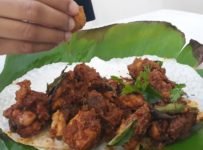 ചിക്കനും🐔🐔 ചെറിയഉള്ളിയും ചട്ടിയിലിട്ടു പെരട്ടി എടുത്തത്