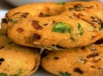 ബാക്കി വന്ന ചോർ കൊണ്ട് നല്ല മൊരിഞ്ഞ വട തയ്യറാക്കാം