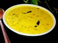 വീട്ടിൽ വേറെ കറികൾ ഒന്നുമില്ലാത്തപ്പോൾ മടിച്ചികൾക്ക് പെട്ടന്ന് ഉണ്ടാക്കാൻ പറ്റിയ തൈര് സാമ്പാർ