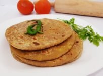 നോർത്ത് ഇന്ത്യൻ വിഭവമായ ആലൂ പറാത്ത മലയാളികൾക്കും ഏറെ പ്രിയങ്കരമാണ് വളരെ ഈസിയായി നമുക്ക് ഇതു റെഡിയാക്കാം പരത്തുമ്പോൾ പൊട്ടി പോവും എന്ന ടെൻഷനും വേണ്ട