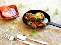 വളരെ എളുപ്പത്തിൽ ഒരു ടേസ്റ്റി ചിക്കൻ റോസ്റ്റ് ഉണ്ടാക്കി നോക്കൂ