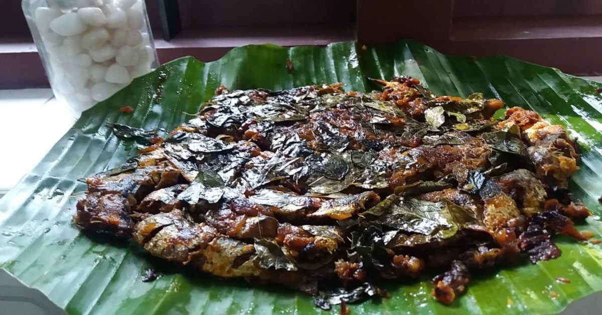മത്തി വാഴയിലയിൽ പൊള്ളിച്ചത്