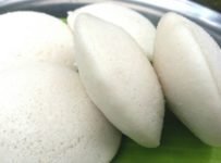 ഇനി ഗ്രൈന്റെർ വീട്ടിൽ ഇല്ലെങ്കിലും ചെറിയ പൊടികൈയ്യിൽ ഗ്രൈന്റെറിൽ അരച്ചെടുത്തപോലെ ഇഡ്ഡലിമാവ് തയ്യാറാക്കി നല്ല തൂവെള്ള സോഫ്റ്റ് ഇഡ്ഡലി തയ്യാറാക്കാം