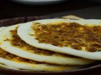തട്ടുകട സ്റ്റൈൽ ചിക്കൻ ദോശ ഇനി എളുപ്പത്തിൽ വീട്ടിൽ തയ്യാറാക്കാം