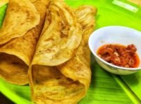 ഗോതമ്പുദോശയും പിന്നെ 2 മിനിറ്റിൽ ഒരു ഉള്ളിച്ചമ്മന്തിയും