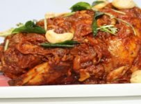 ഉഗ്രൻ സ്വാദുള്ള മലബാർ കോഴി നിറച്ചത് കഴിക്കാത്തവരുണ്ടോ ???  ഉണ്ടെങ്കിൽ നഷ്ടം തന്നെ ആണ് കേട്ടോ ….  ഒരു പ്രാവശ്യം എങ്കിലും ട്രൈ ചെയ്ദു നോക്കൂ ..നല്ല അടിപൊളി ടേസ്റ്റ് ആണ്