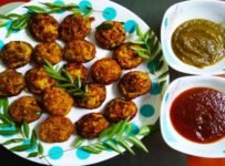 മുട്ടകൊണ്ട് ഹെൽത്തിയായ വളരെ പെട്ടന്ന് ഉണ്ടാക്കാവുന്ന ഒരു നാലു മണി വിഭവം എല്ലാവരും ഇഷ്ടപ്പെടും….. ചില്ലിസോസും ടൊമാറ്റോസോസും കൂടി ഉണ്ടേൽ ഒന്നും പറയാനില്ല….