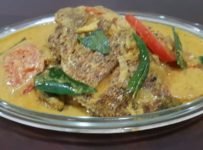 ക്രിസ്മസിനു അപ്പത്തിന്റെ കുടെ കരിമീൻ മപ്പാസ് ആയാലോ… കരിമീനും തേങ്ങപാലും മസാലയും ചേരുമ്പോഴുള്ള സ്വാദ് സൂപ്പർ..