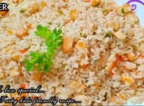 Lunch box il ഒകെ കൊണ്ടുപോകാൻ പെട്ടെന്നു ഉണ്ടാകാൻ പറ്റിയ അതും വളരെ ടേസ്റ്റിയായ ഒരു റൈസ് റെസിപ്പി……  ഒരു side dishum കൂടെ ആവിശ്യം ഇല്ല അത്ര ടേസ്റ്റിയാ….  കുട്ടികൾ വരെ ആസ്വദിച്ചു കഴിക്കും ഈ റൈസ്……  വളരെ കുറച്ചു ingredients കൊണ്ടു പെട്ടെന്നു ഉണ്ടാകാൻ പറ്റിയ ഫ്രൈഡ് റൈസ് റെസിപ്പി