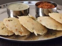 അരിയും ഉഴുന്നും അരക്കാതെ തന്നെ മിനിറ്റുകൾക്കുള്ളിൽ റവ വച്ചു  എങ്ങനെ ഒരു സോഫ്റ്റായ ഇഡലി  ഉണ്ടാക്കാം എന്നു നോക്കാം..