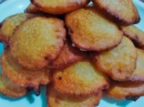 ചായ തിളക്കുമ്പോഴേക്കും ചായക്കടി റെഡി അതും വെറും മൂന്നു ചേരുവകൾ കൊണ്ട്