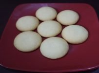 മൂന്ന് ചേരുവകൾ കൊണ്ടൊരു ബട്ടർ കുക്കീസ്‌ ..  Home made butter cookies   ചേരുവകൾ