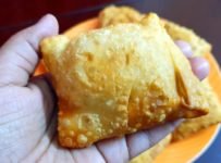 മുട്ട ഉണ്ടോ എന്നാൽ ഇന്ന് ചായക്ക് ഇതുണ്ടാക്കൂ. പഫ്സ് ഇനി വാങ്ങേണ്ടതില്ല