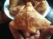 ഒരു വെറൈറ്റി സമോസ ഉണ്ടാക്കി നോക്കൂ.