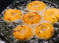 നല്ല നാടൻ മൊരിഞ്ഞ ഉഴുന്നുവട ഉണ്ടാക്കി നോക്കൂ