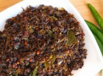 പച്ച മുളക് /കാന്താരി മുളക് പൊടി പെരട്ട് കാലങ്ങളോളം എടുത്തു വക്കാം
