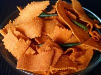 നല്ല നാടൻ ഓല പക്കാവട ഇനി കടയിൽ നിന്നും വാങ്ങേണ്ട. വീട്ടിൽ തന്നെ എളുപ്പത്തിൽ ഉണ്ടാക്കാം.