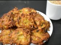 വളരെ കുറഞ്ഞ ചേരുവകൾ കൊണ്ട് ഉള്ളിവട ഉണ്ടാക്കാം
