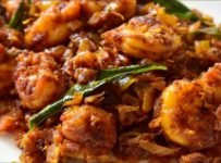 നാടൻ ചെമ്മീൻ റോസ്റ്റ് തയ്യാറാക്കുന്നത് എങ്ങനെ എന്ന് നോക്കിയാലോ
