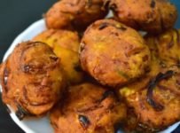 മുട്ട കൊണ്ട് ടേസ്റ്റി ചായ കടി ഉണ്ടാക്കിയാലോ. തയ്യാറാക്കുന്നത് എങ്ങനെയെന്ന് നോക്കാം