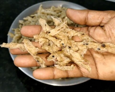 സേവനാഴി ഇല്ലാതെ വീട്ടിൽ അരി വറ്റൽ ഉണ്ടാക്കുന്ന എളുപ്പമായ രീതി | Rice Vattal Recipe in Malayalam